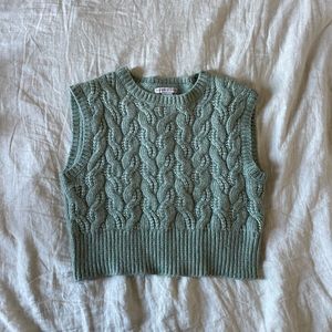Cropped Cableknit Sweater Vest